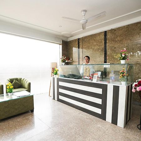Tanvi Premium Residency Near Artemis Hospital, Gurugram Gurgaon Exterior foto