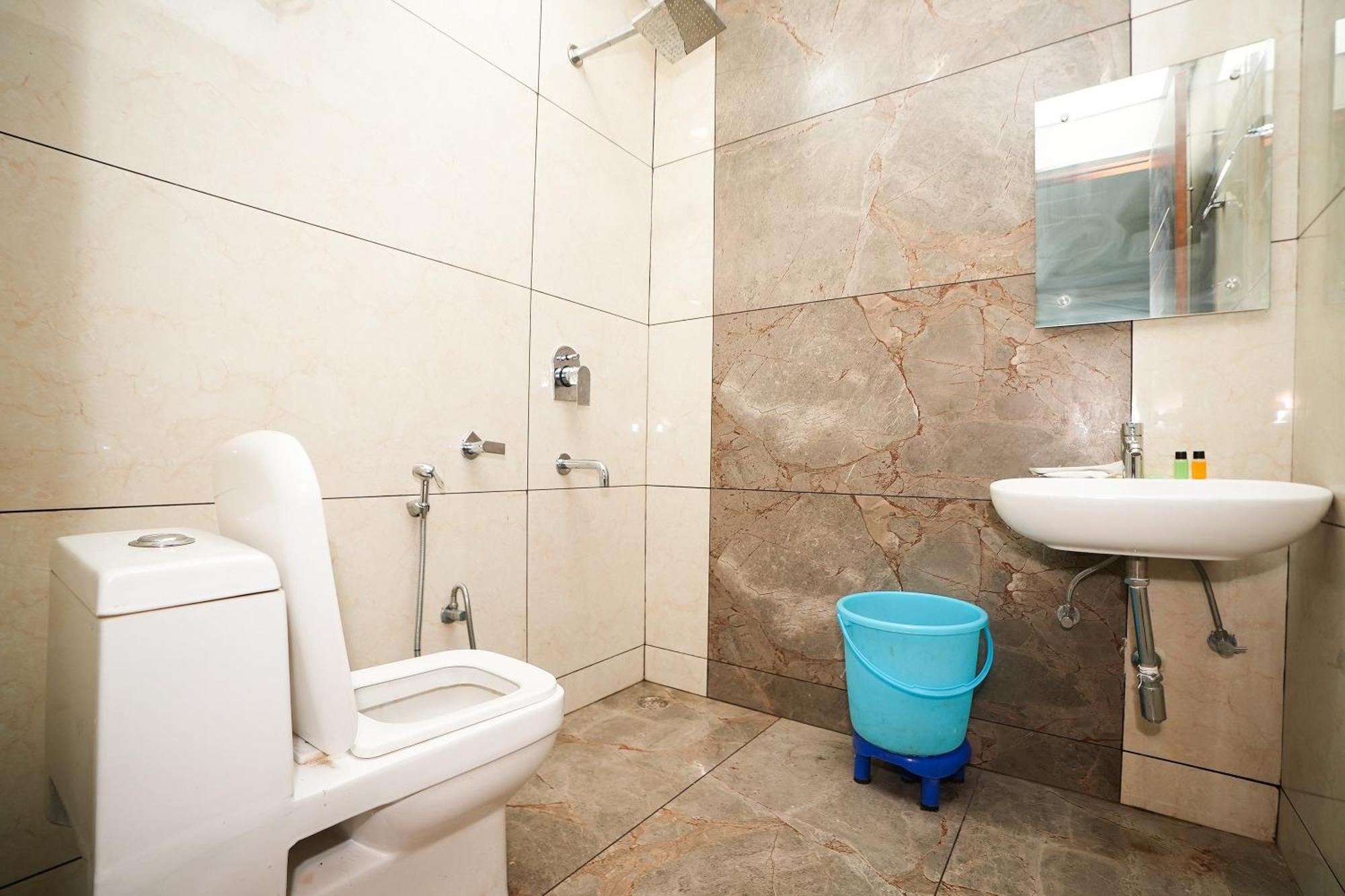 Tanvi Premium Residency Near Artemis Hospital, Gurugram Gurgaon Exterior foto