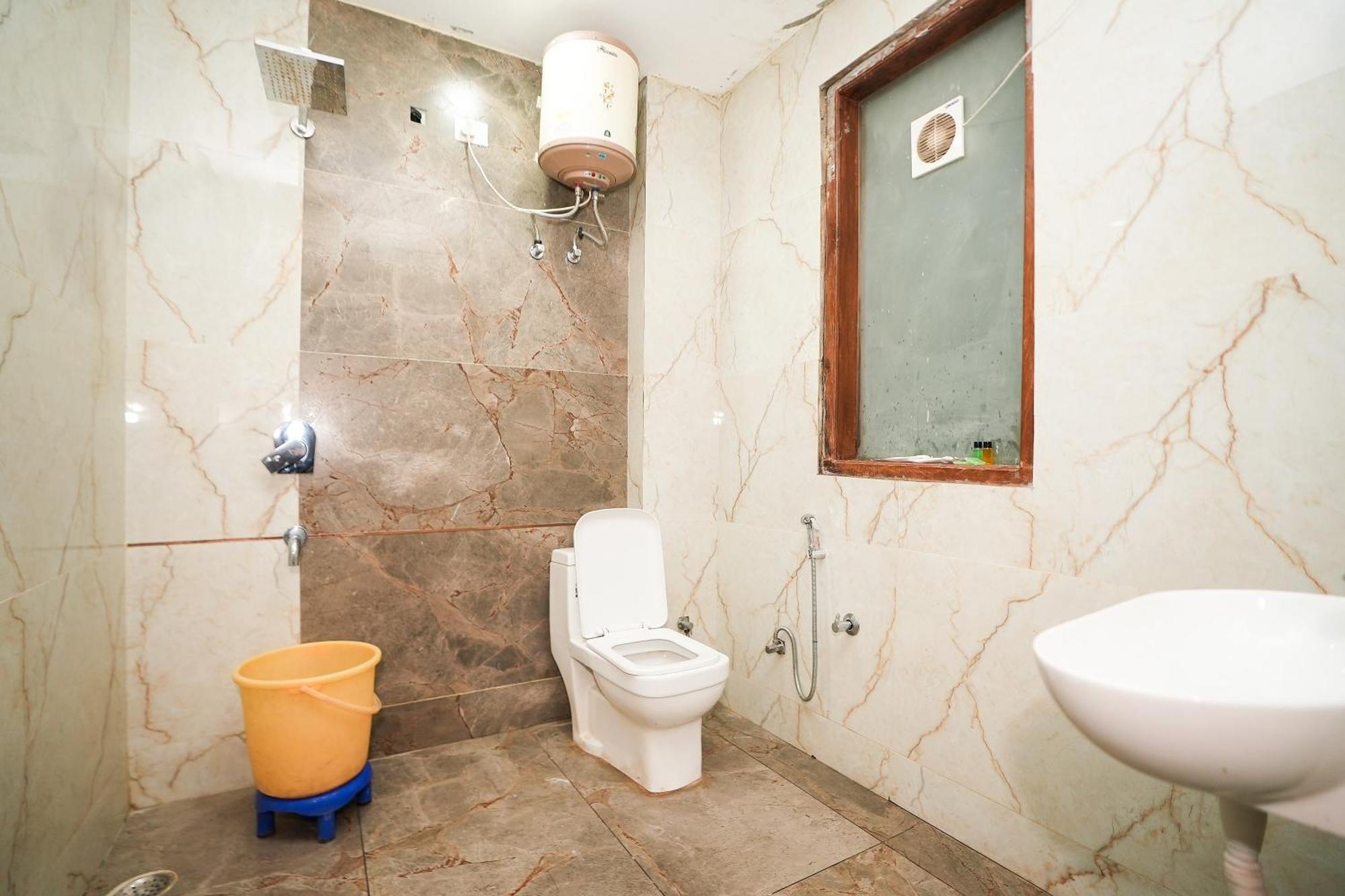 Tanvi Premium Residency Near Artemis Hospital, Gurugram Gurgaon Exterior foto
