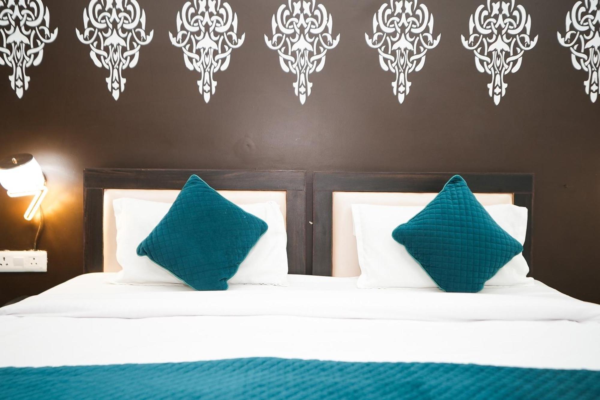 Tanvi Premium Residency Near Artemis Hospital, Gurugram Gurgaon Exterior foto