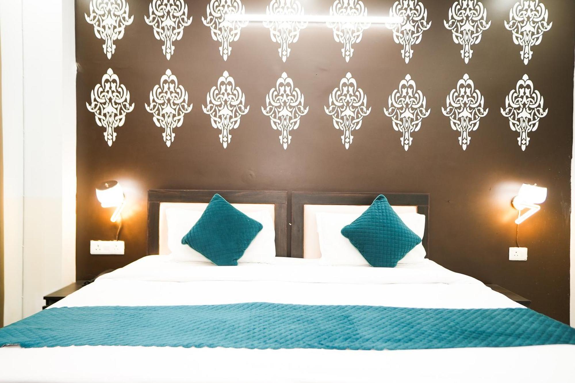 Tanvi Premium Residency Near Artemis Hospital, Gurugram Gurgaon Exterior foto