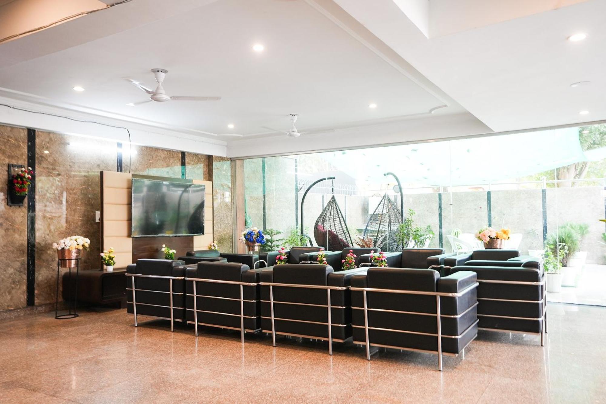 Tanvi Premium Residency Near Artemis Hospital, Gurugram Gurgaon Exterior foto