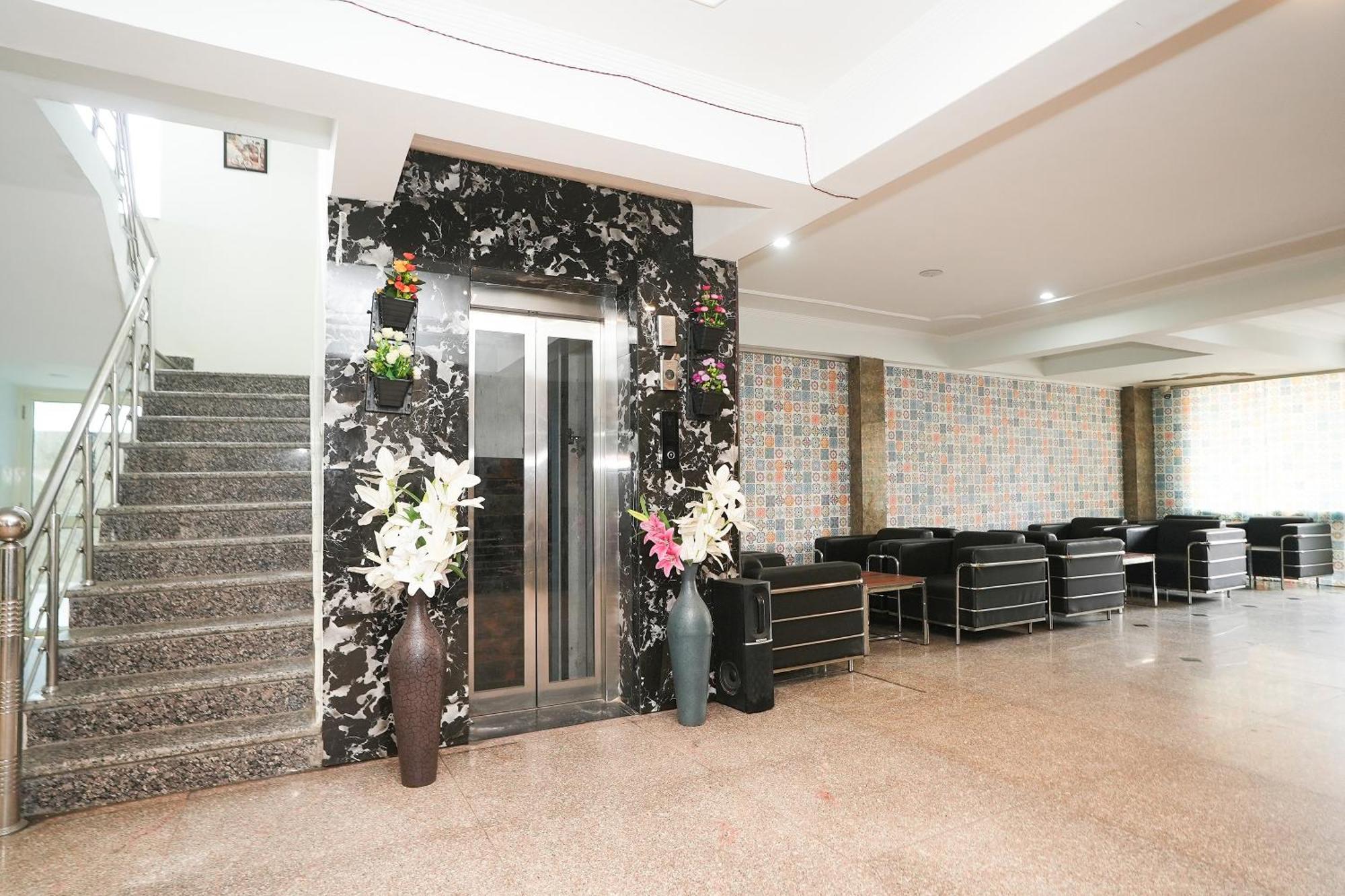Tanvi Premium Residency Near Artemis Hospital, Gurugram Gurgaon Exterior foto