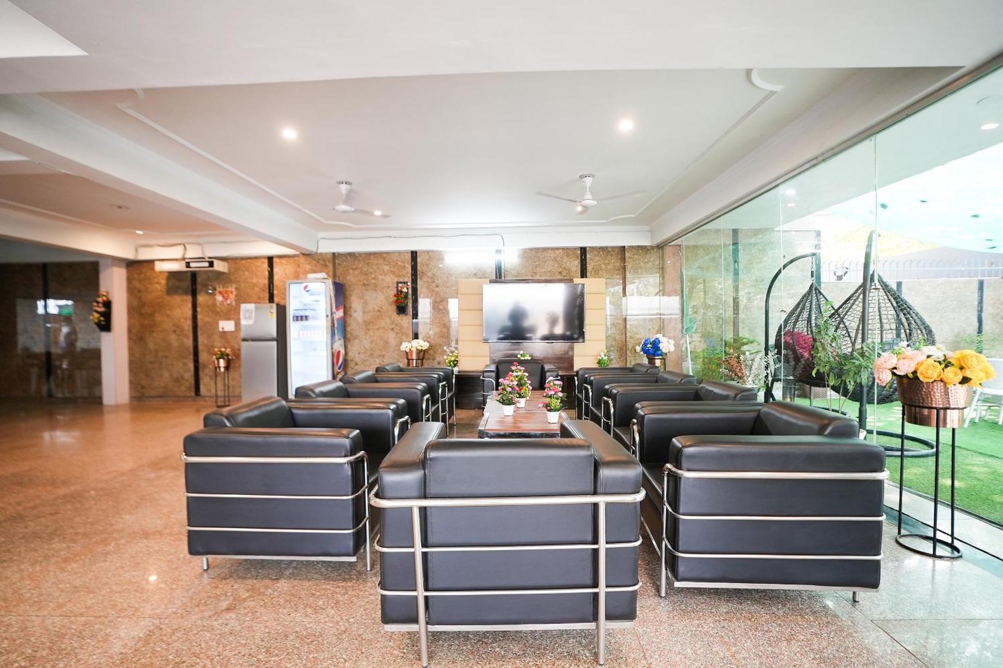 Tanvi Premium Residency Near Artemis Hospital, Gurugram Gurgaon Exterior foto