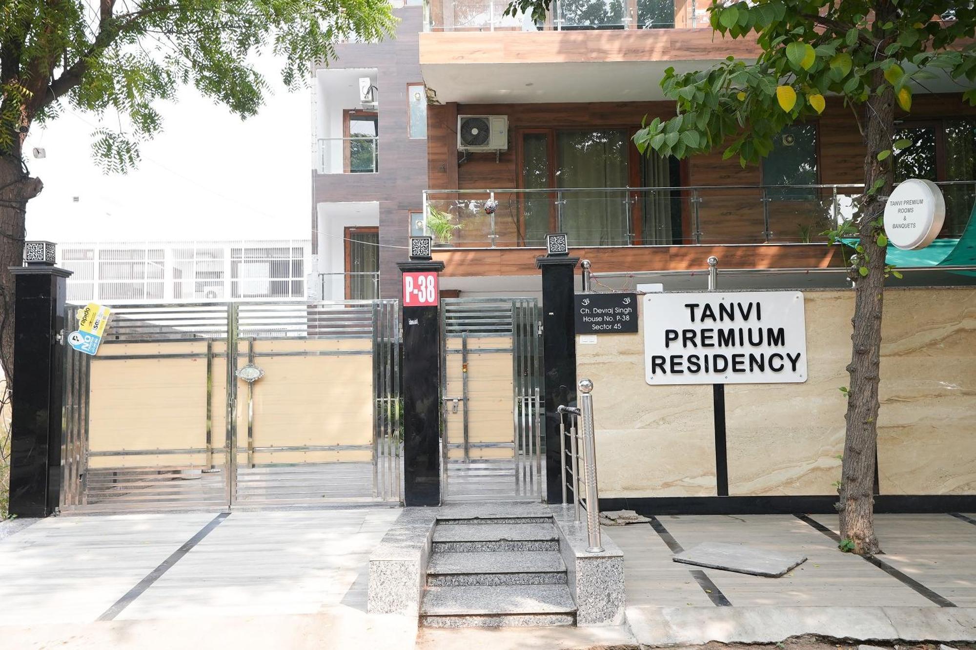 Tanvi Premium Residency Near Artemis Hospital, Gurugram Gurgaon Exterior foto
