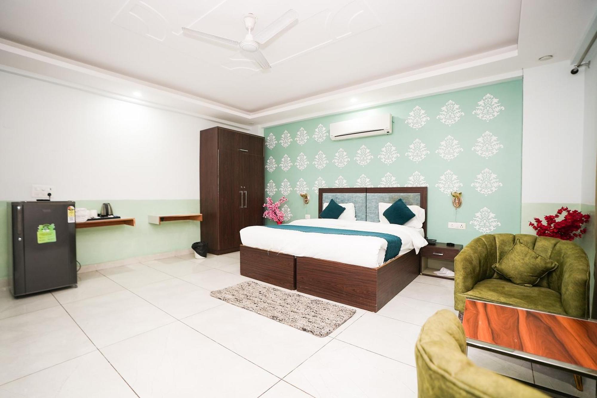 Tanvi Premium Residency Near Artemis Hospital, Gurugram Gurgaon Exterior foto